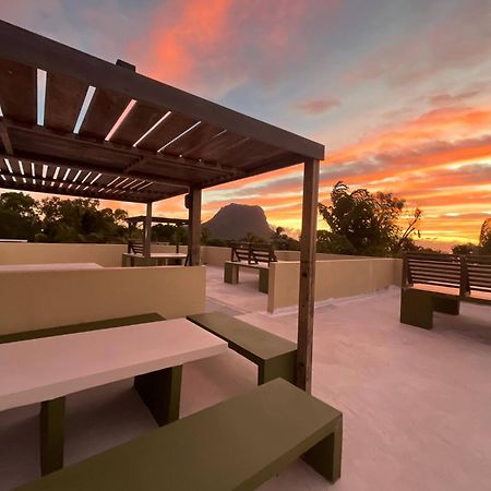Loukaz -Entire Rental Units W Panoramic Rooftop Coteau Raffin Bagian luar foto