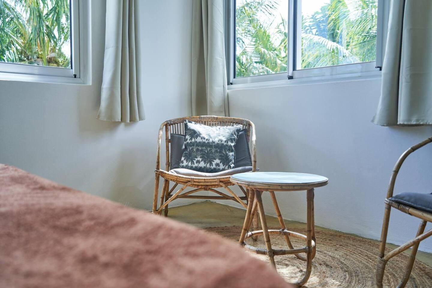 Loukaz -Entire Rental Units W Panoramic Rooftop Coteau Raffin Bagian luar foto