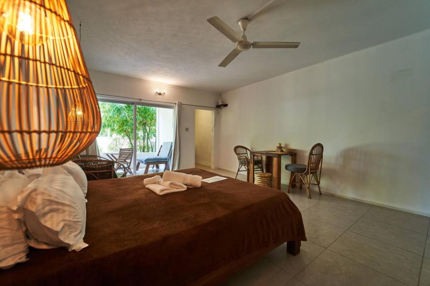 Loukaz -Entire Rental Units W Panoramic Rooftop Coteau Raffin Bagian luar foto