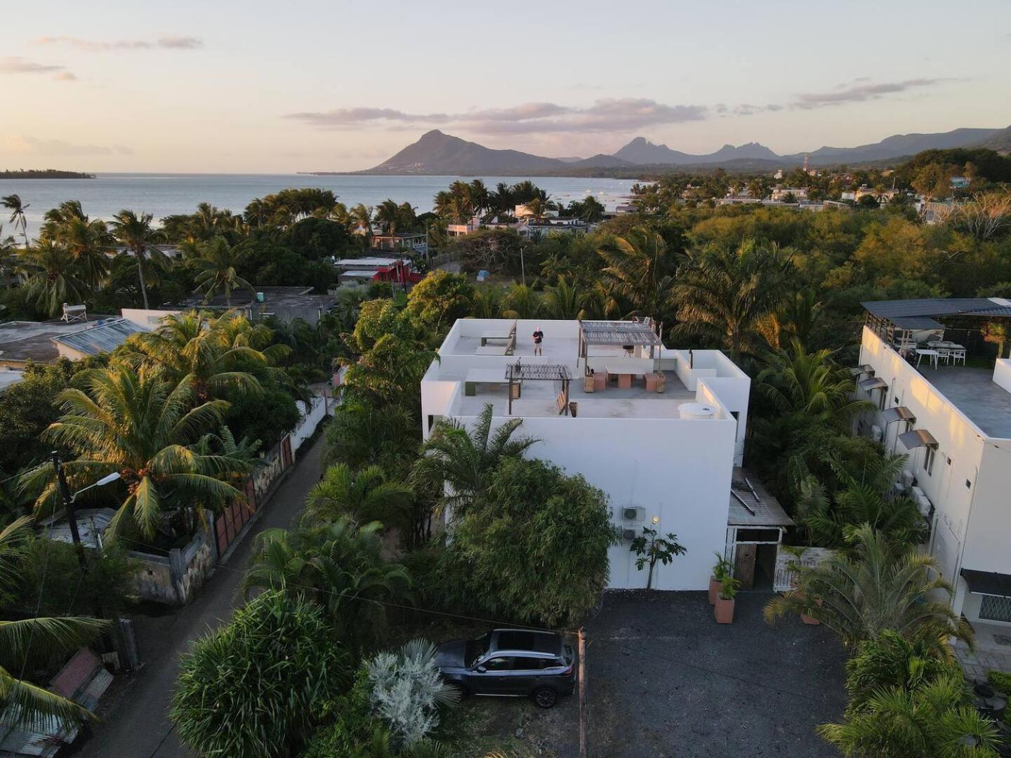 Loukaz -Entire Rental Units W Panoramic Rooftop Coteau Raffin Bagian luar foto